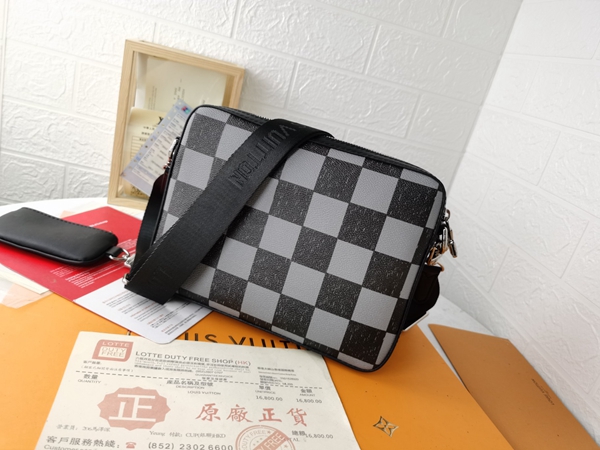 ルイヴィトンバッグ側面デザイン